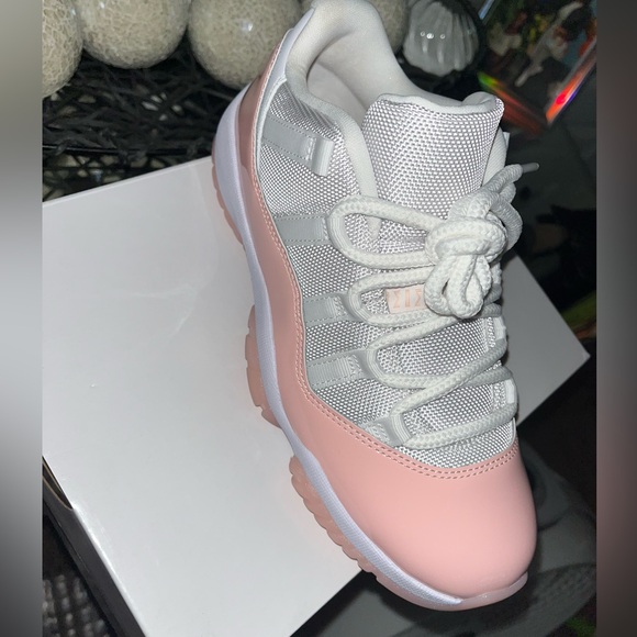 Sneakers/Kicks - Picture 1 of 2